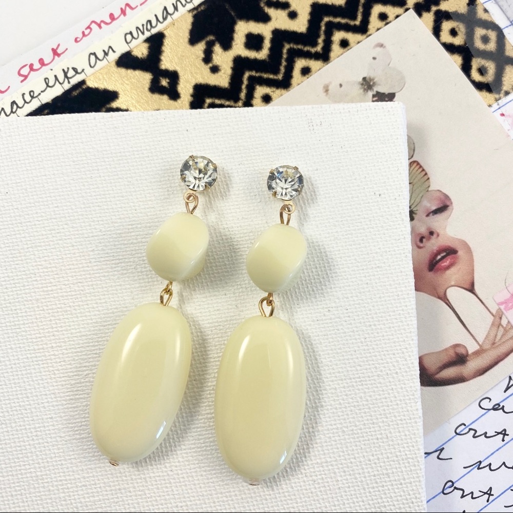 Beige Stone like fashion earrings. (G)